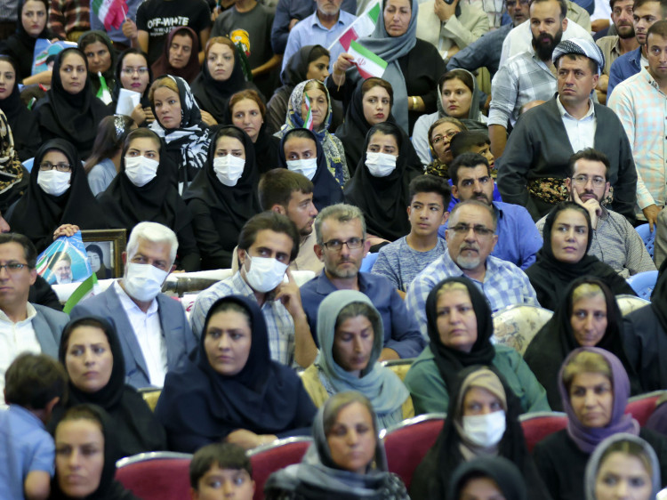 تصاویر سخنرانی در جمع اقشار مختلف مردم سقز