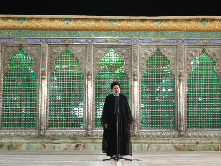 فیلم مراسم تجدید میثاق اعضای هیات دولت با امام خمینی (ره)