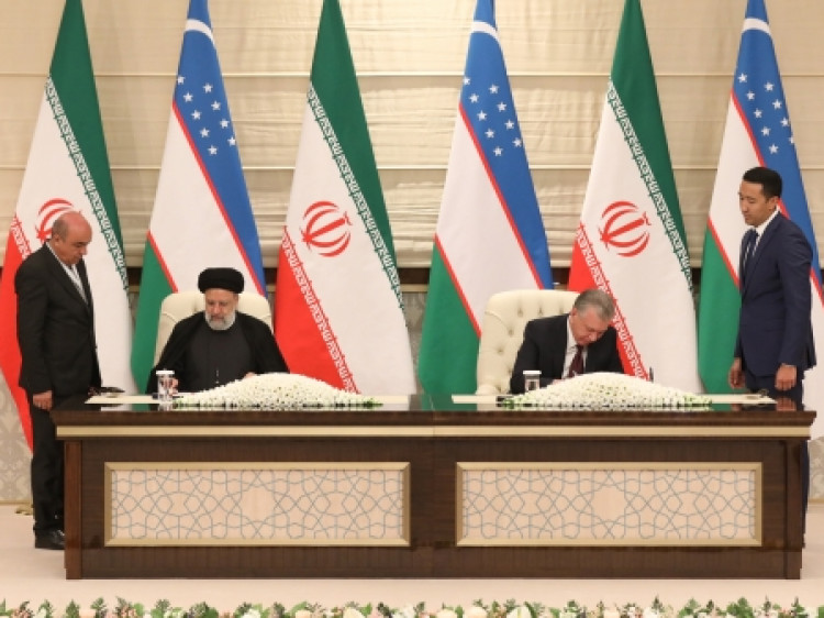 امضای ۱۷ سند همکاری و یک بیانیه مشترک میان مقامات ایران و ازبکستان