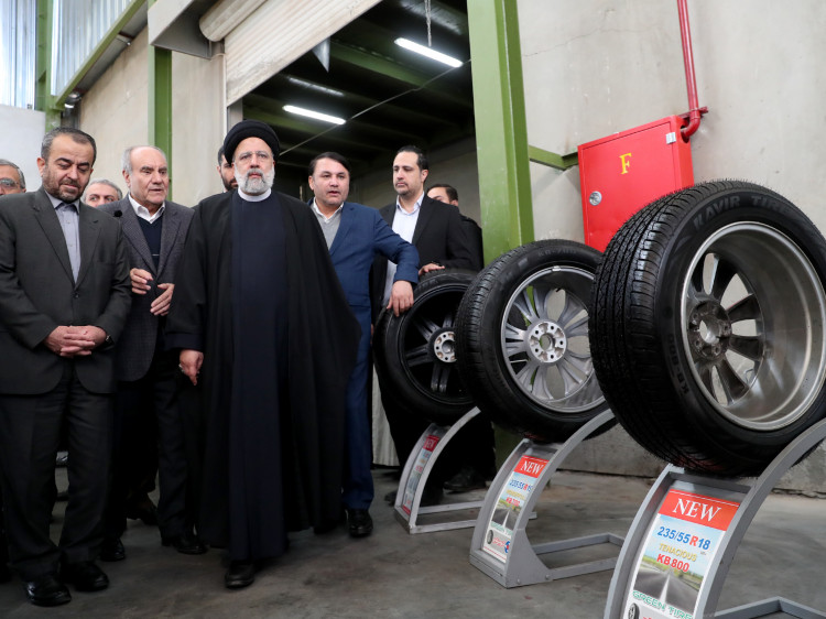 تصاویر بازدید از کارخانه کویر تایر بیرجند و حضور در جمع کارگران