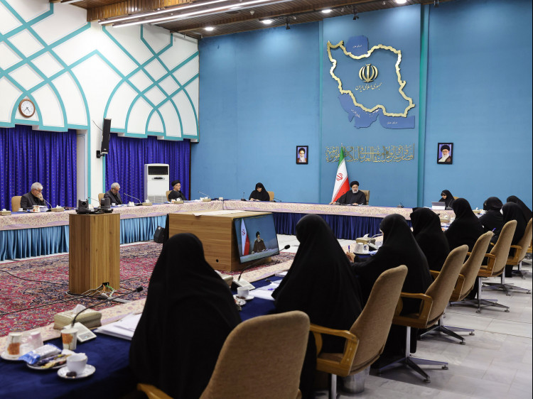 ستاد ملی زنان ضمن پرهیز از تصدی‌گری، بر پیگیری و اجرای قوانین این حوزه تمرکز کند