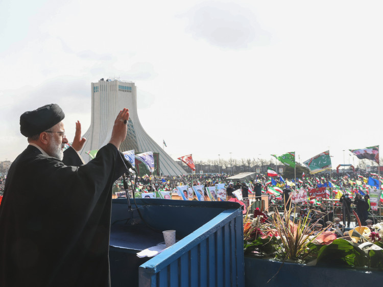 تصاویر سخنرانی در اجتماع باشکوه راهپیمایان ۲۲ بهمن ۱۴۰۱