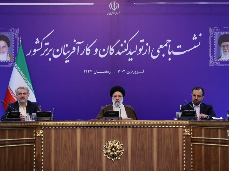 فیلم نشست رمضانی با جمعی از تولیدکنندگان و کارآفرینان برتر