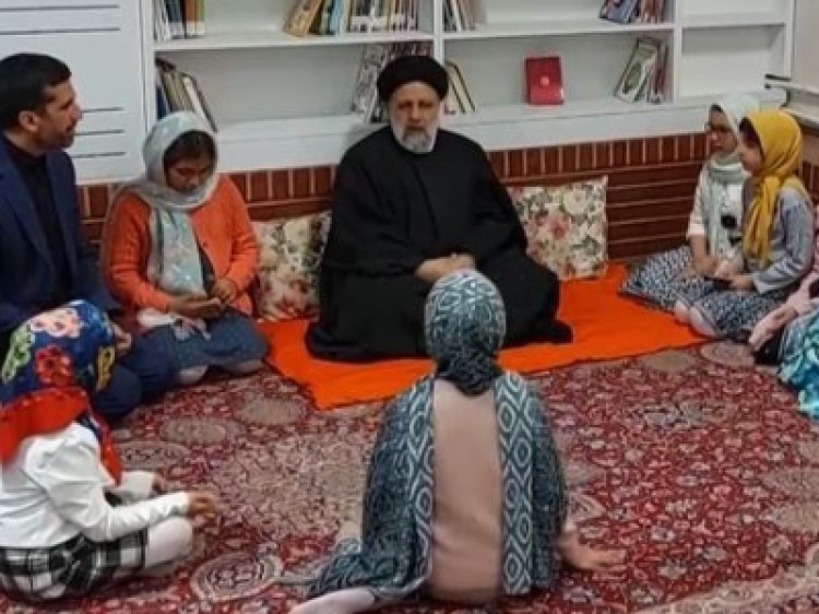 بازدید دکتر رئیسی از یکی از مراکز دخترانه نگهداری کودکان فاقد سرپرست موثر در شهر تهران