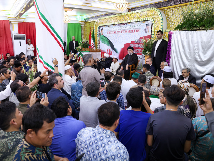تصاویر حضور و سخنرانی در مرکز فرهنگی اسلامی جاکارتا