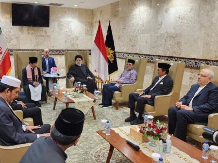 دیدار روسای سازمان‌های اسلامی اندونزی با رئیس جمهور در مسجد استقلال جاکارتا