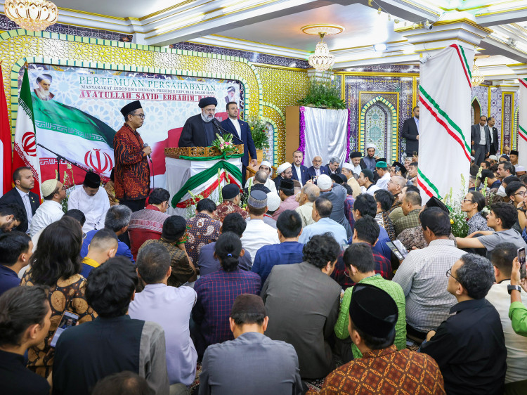 فیلم حضور و سخنرانی در مرکز فرهنگی اسلامی جاکارتا