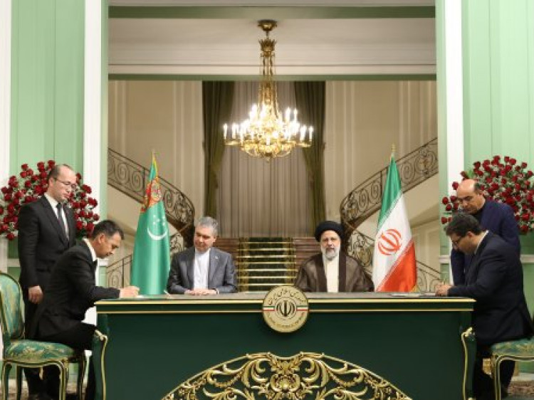 امضای 5 سند همکاری میان تهران و عشق‌آباد