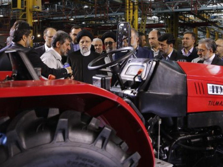 دو محصول جدید شرکت تراکتورسازی ایران رونمایی شد/خبر دکتر رئیسی از تخصیص اعتبار 5 هزار میلیاردی به کشاورزان برای خرید تراکتور ایرانی