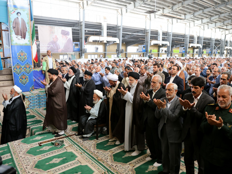 تصاویر حضور در نماز جمعه رفسنجان