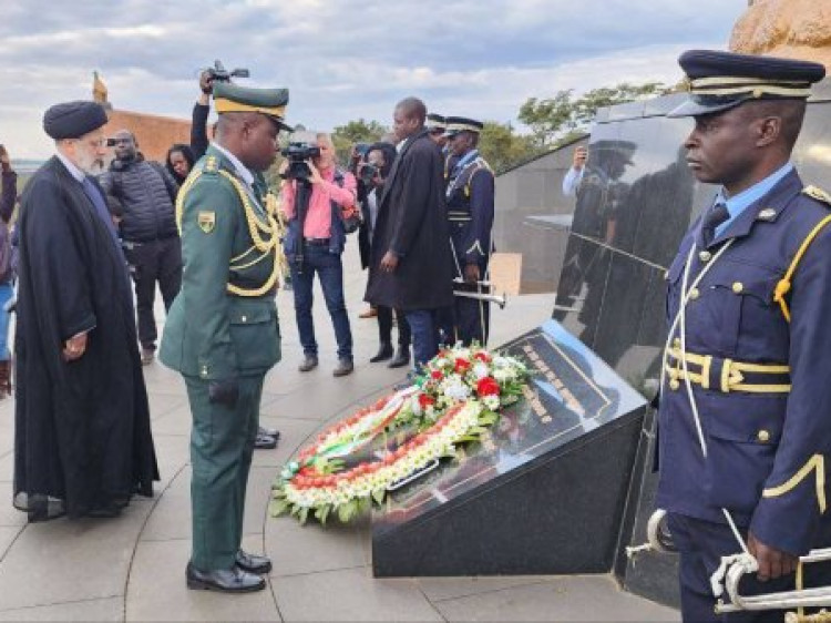 ادای احترام دکتر رئیسی به یادبودی قهرمانان استقلال زیمباوه