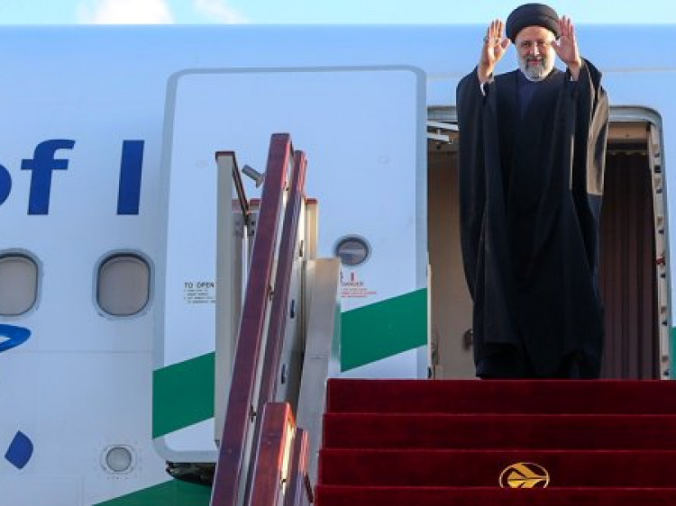رئیس جمهور الجزیره را به مقصد تهران ترک کرد