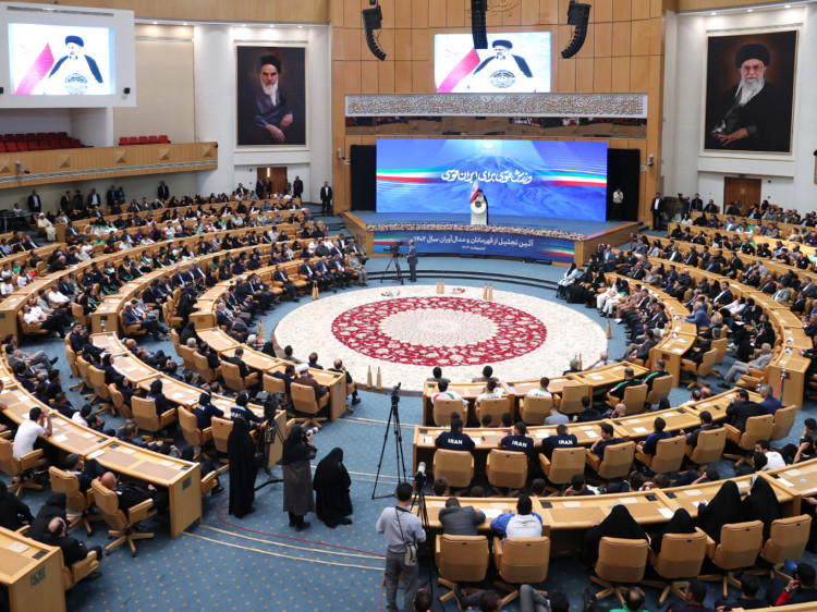 آیین تجلیل از قهرمانان و مدال آوران