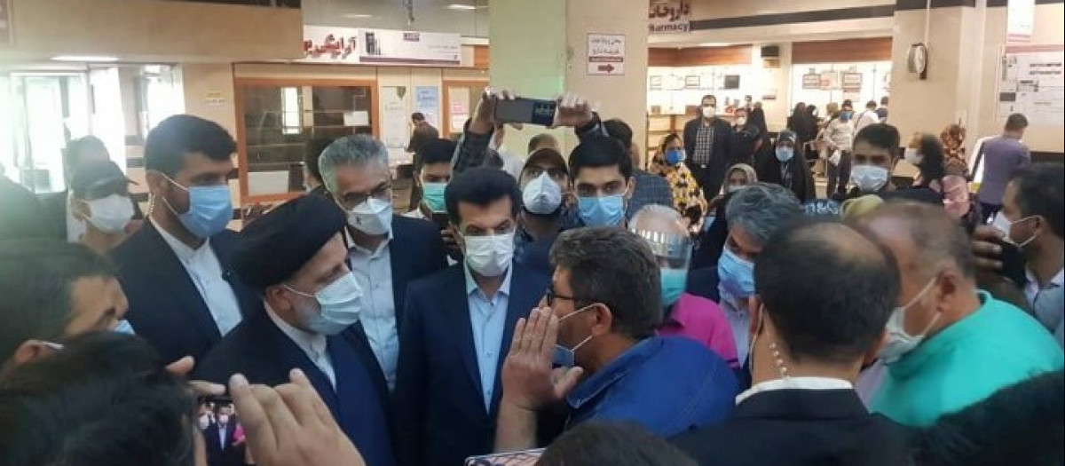 حضور حجت الاسلام والمسلمین رئیسی در جمع کادر درمان بیمارستان میلاد