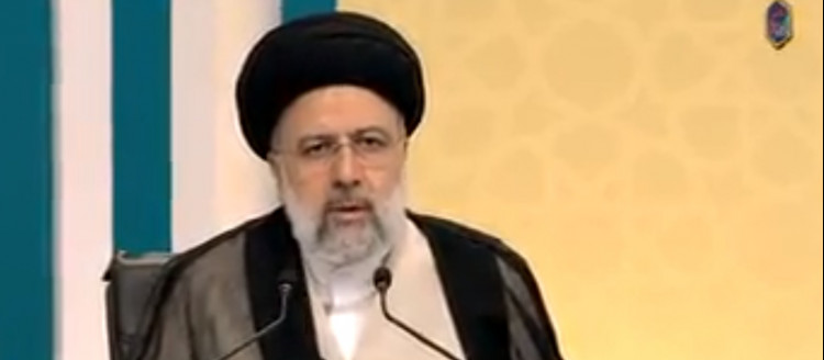 رئیسی: در قضیه بنزین در آبان 98 کسی که باید پاسخگو باشد شخص آقای روحانی است