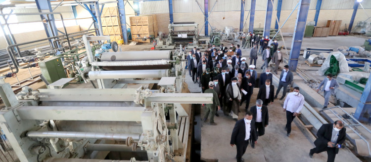 بازدید رئیس جمهور از کارخانه در حال ساخت کاغذ زاگرس فارس/ تاکید بر ضرورت خودکفایی در تولید کاغذ