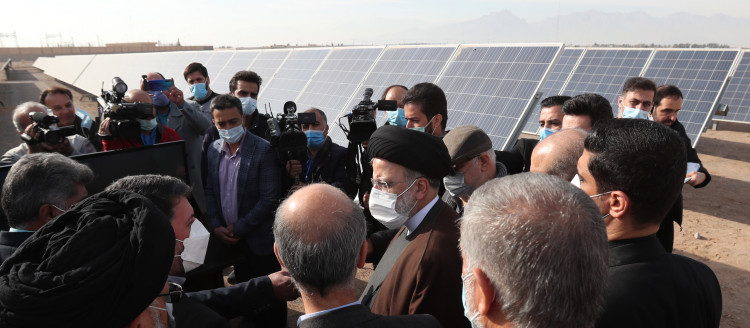 استان یزد منطقه مناسبی برای توسعه مزارع تولید انرژی خورشیدی است