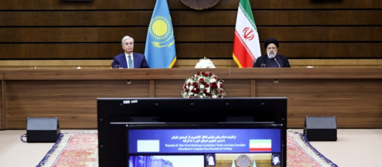 آیت‌الله رئیسی: نقش‌آفرینی موثر در افزایش همگرایی منطقه‌ای از طریق گسترش تجارت از اولویت‌های سیاست خارجی ایران است