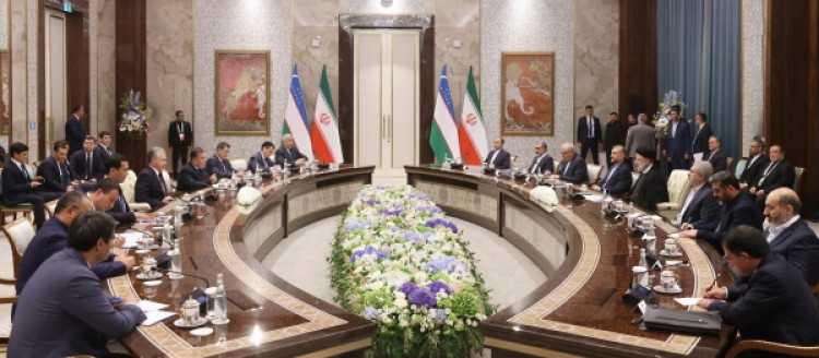 آیت‌الله رئیسی: حجم تبادلات تجاری تهران و تاشکند در گام اول می‌تواند ۳ تا ۴ برابر شود/ میرضیایف: ایران ازبکستان در آغاز یک راه بزرگ و طولانی قرار دارند