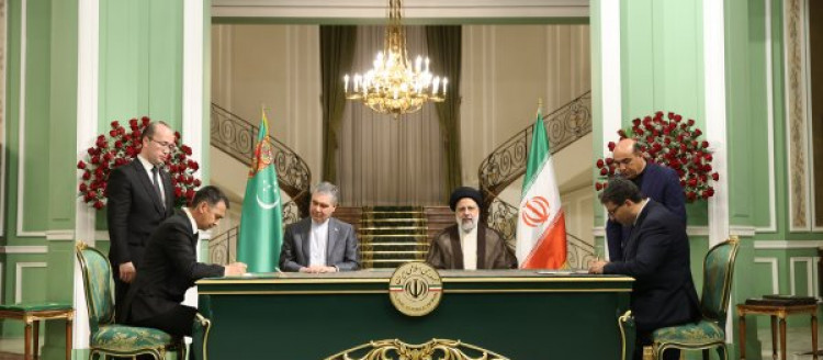 امضای 5 سند همکاری میان تهران و عشق‌آباد
