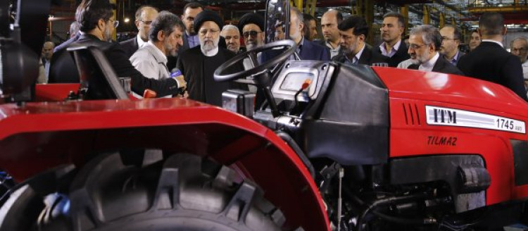 دو محصول جدید شرکت تراکتورسازی ایران رونمایی شد/خبر دکتر رئیسی از تخصیص اعتبار 5 هزار میلیاردی به کشاورزان برای خرید تراکتور ایرانی