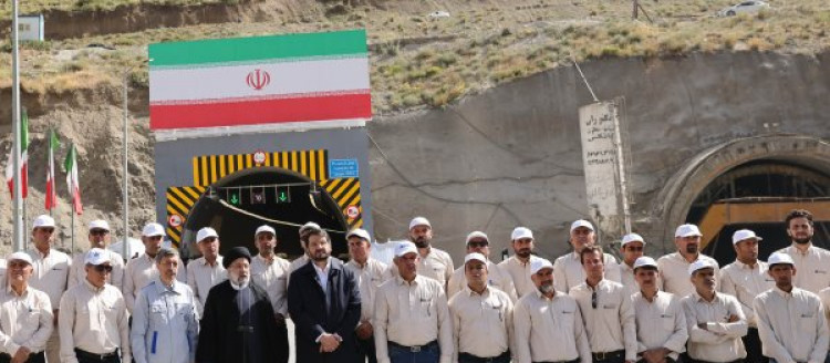 عزم، تلاش فناورانه، هنر، دانایی و توانایی ملت ایران در احداث قطعه دوم آزادراه تهران-شمال به نمایش درآمده است