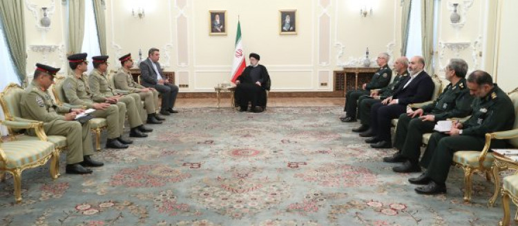 دکتر رئیسی: راهبرد ایران تبدیل مرزهای امنیتی به مرزهای امن و اقتصادی است