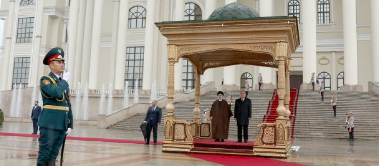 استقبال رسمی امامعلی رحمان از دکتر رئیسی در قصر ملت تاجیکستان