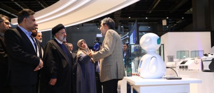 بازدید دکتر رئیسی از خانه نوآوری و فناوری ایران (iHiT) در محل نمایشگاه بین‌المللی تهران