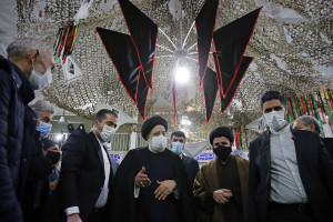 اقامه نماز رئیس قوه قضاییه در مسجدالنبی (ع) شهرک انقلاب شاهرود و دیدار چهره به چهره با نمازگزاران این مسجد