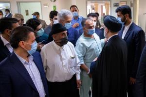 بازدید رئیسی از بخش‌های مختلف بیمارستان میلاد و گفتگو با مردم، بیماران و کادر درمان