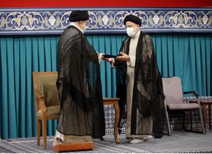 تصاویر مراسم تنفیذ حکم سیزدهمین دوره ریاست جمهوری اسلامی ایران‌