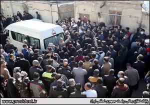 تصاویر سخنرانی در جمع اهالی کوی فلسطین