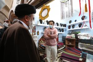 تصاویر گفتگو با مردم و کسبه بازار قدیمی یزد