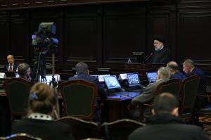 تصاویر آیت الله رئیسی در جمع شورای علمی، اساتید و جمعی از دانشجویان دانشگاه ملی مسکو