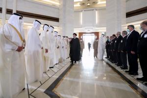 تصاویر استقبال رسمی امیر قطر از رییس جمهور در دیوان امیری