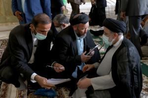 تصاویر حضور رئیس جمهور در نماز جمعه مشهد