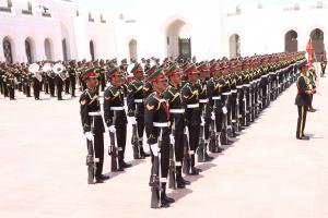 تصاویر مراسم استقبال رسمی سلطان عمان از آیت الله رئیسی در قصر العلم