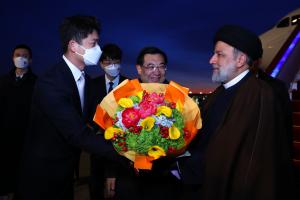 تصاویر ورود رئیس جمهور به پکن
