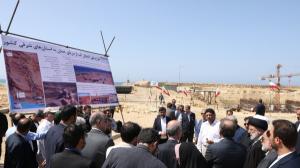 تصاویر آغاز عملیات لوله‌گذاری انتقال آب دریای عمان به شرق کشور