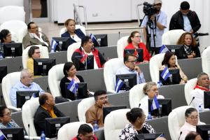 تصاویر سخنرانی در جمع نمایندگان مجلس ملی نیکاراگوئه