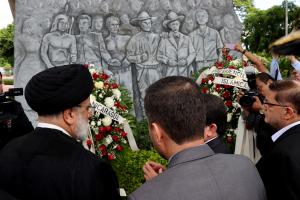 تصاویر اهدای تاج گل به یادمان رهبران انقلاب نیکاراگوئه