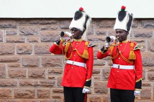 تصاویر ادای احترام دکتر رئیسی به مقبره رهبر فقید کنیا